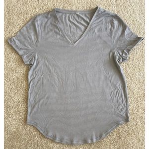 Lululemon V Tee Shirt